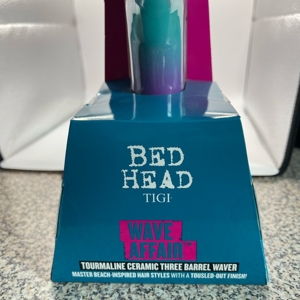 Bed Head by Tigi Tourmaline Ceramic Three Barrel Waver - Picture 2 of 6